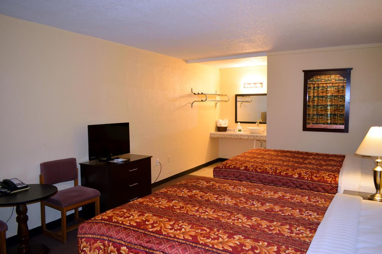 Motel Red Carpet